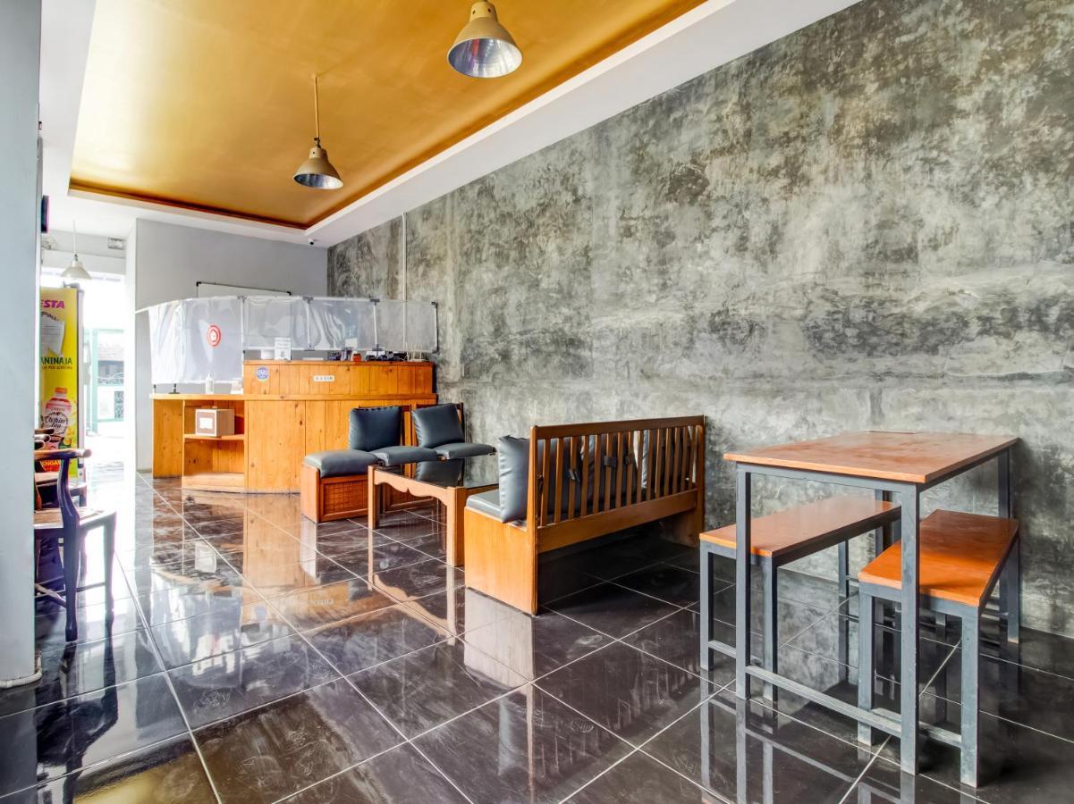 OYO 3750 Elder Guest House Bandung Extérieur photo