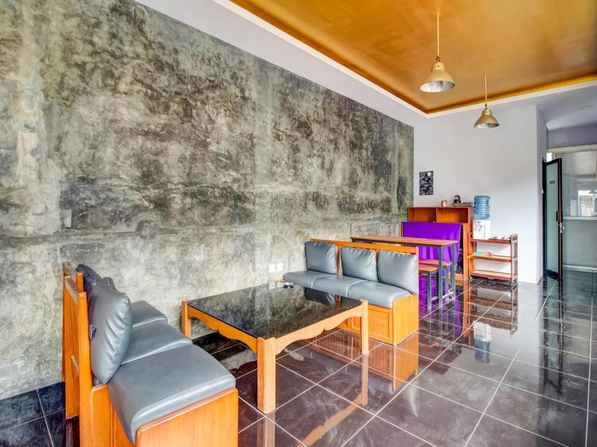 OYO 3750 Elder Guest House Bandung Extérieur photo